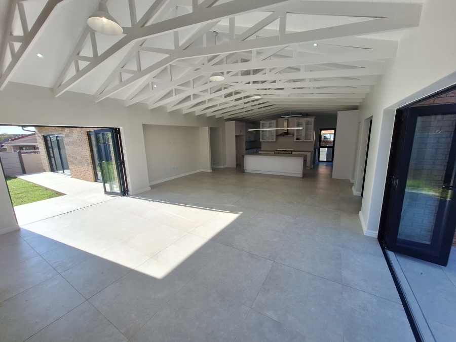 4 Bedroom Property for Sale in Noorsekloof Eastern Cape